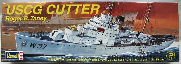 Revell 1/301 Roger B Taney Coast Guard Cutter - (ex USS Campbell), 85-3015 plastic model kit